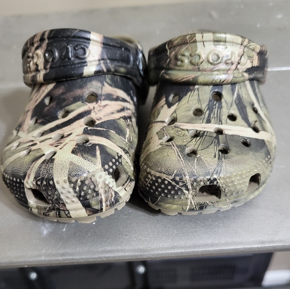 Toddler crocs